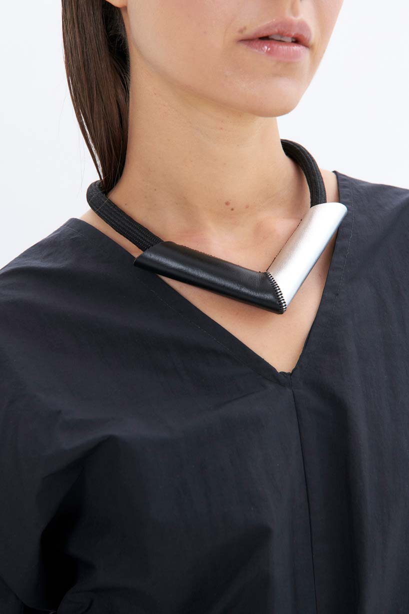 Tube V Necklace - Silver/Black