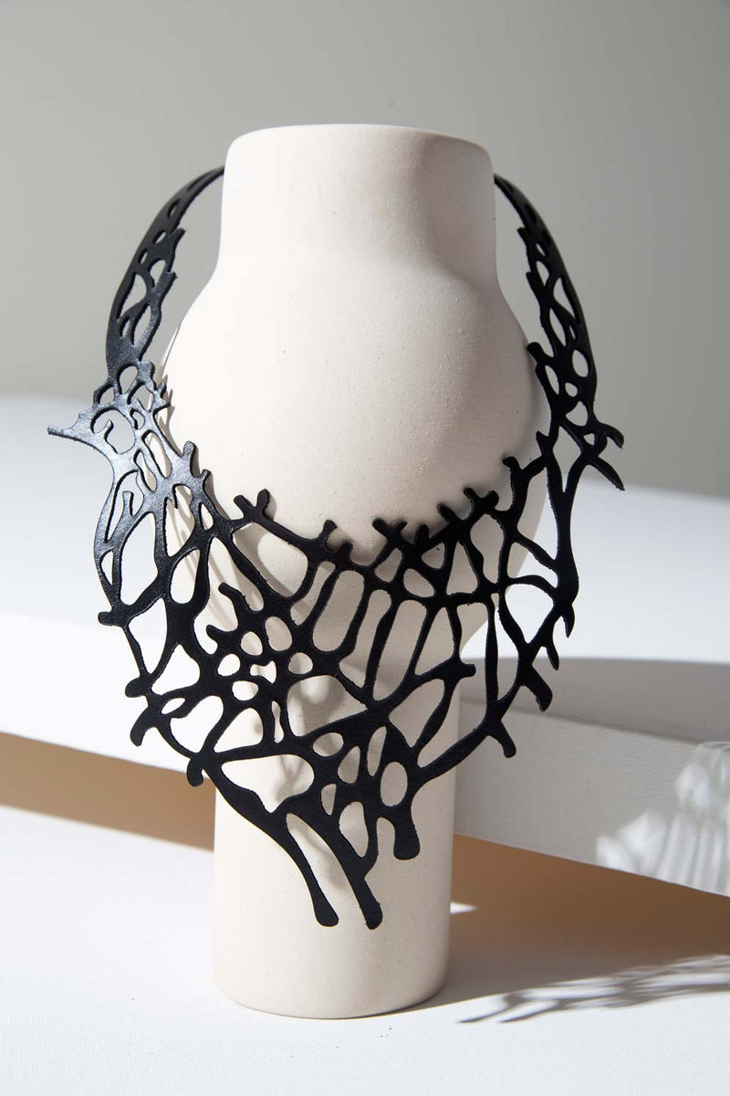 Victoria Reef V Necklace - Black