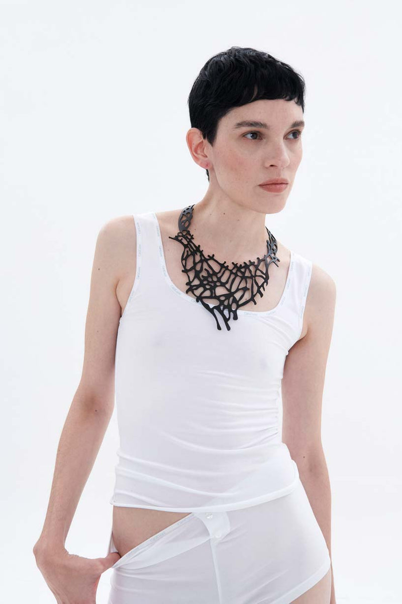Victoria Reef V Necklace - Black
