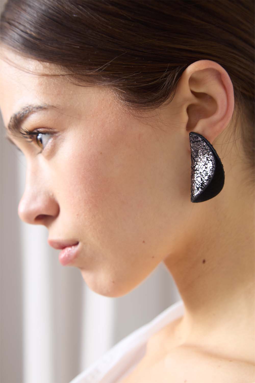 Yayoi Earrings Semicircle - Crackled Pewter  Leather