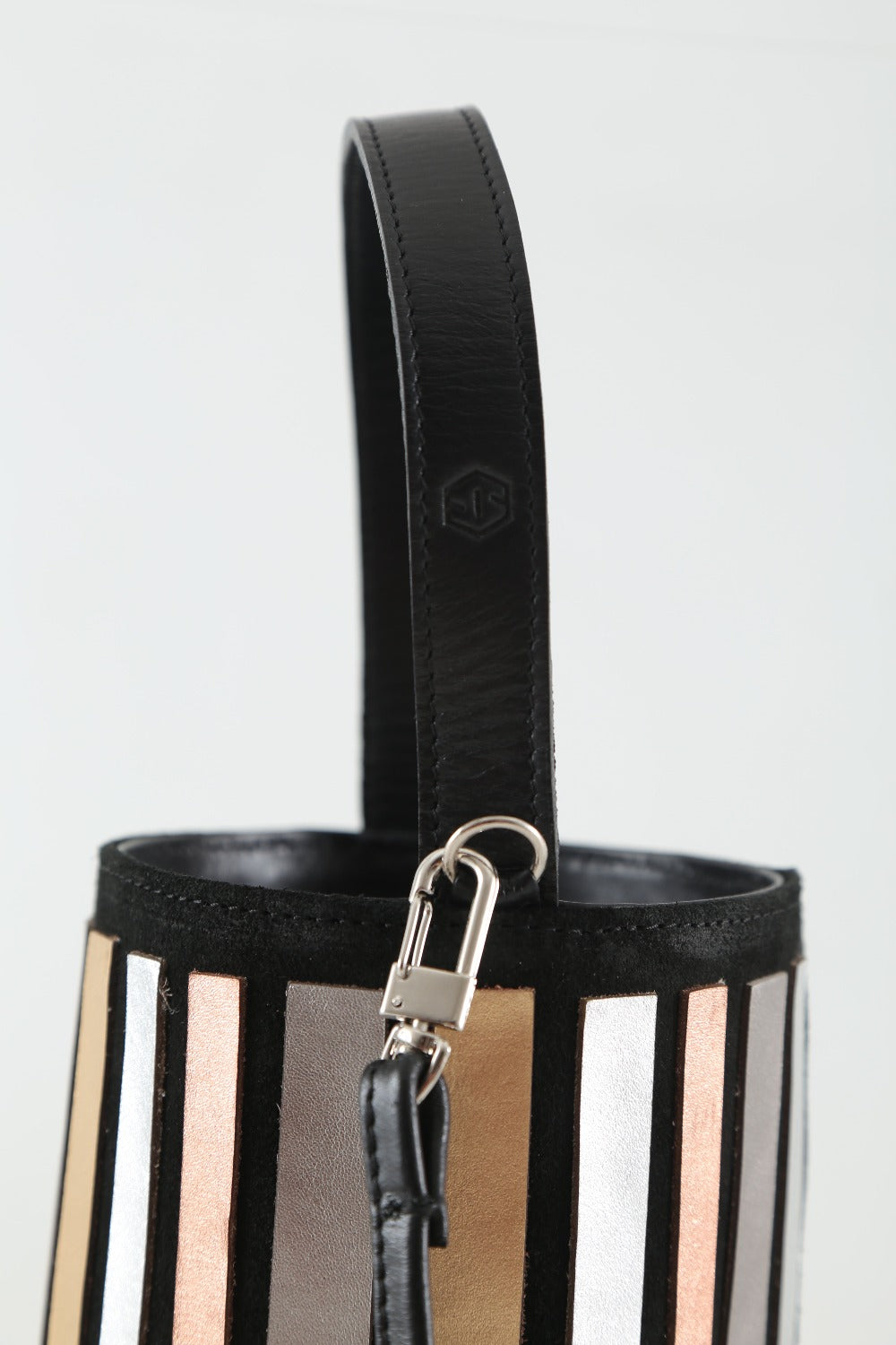 Pre-Orden - Bolsa de Cuero Rainbow Bucket - Colores Metálicos