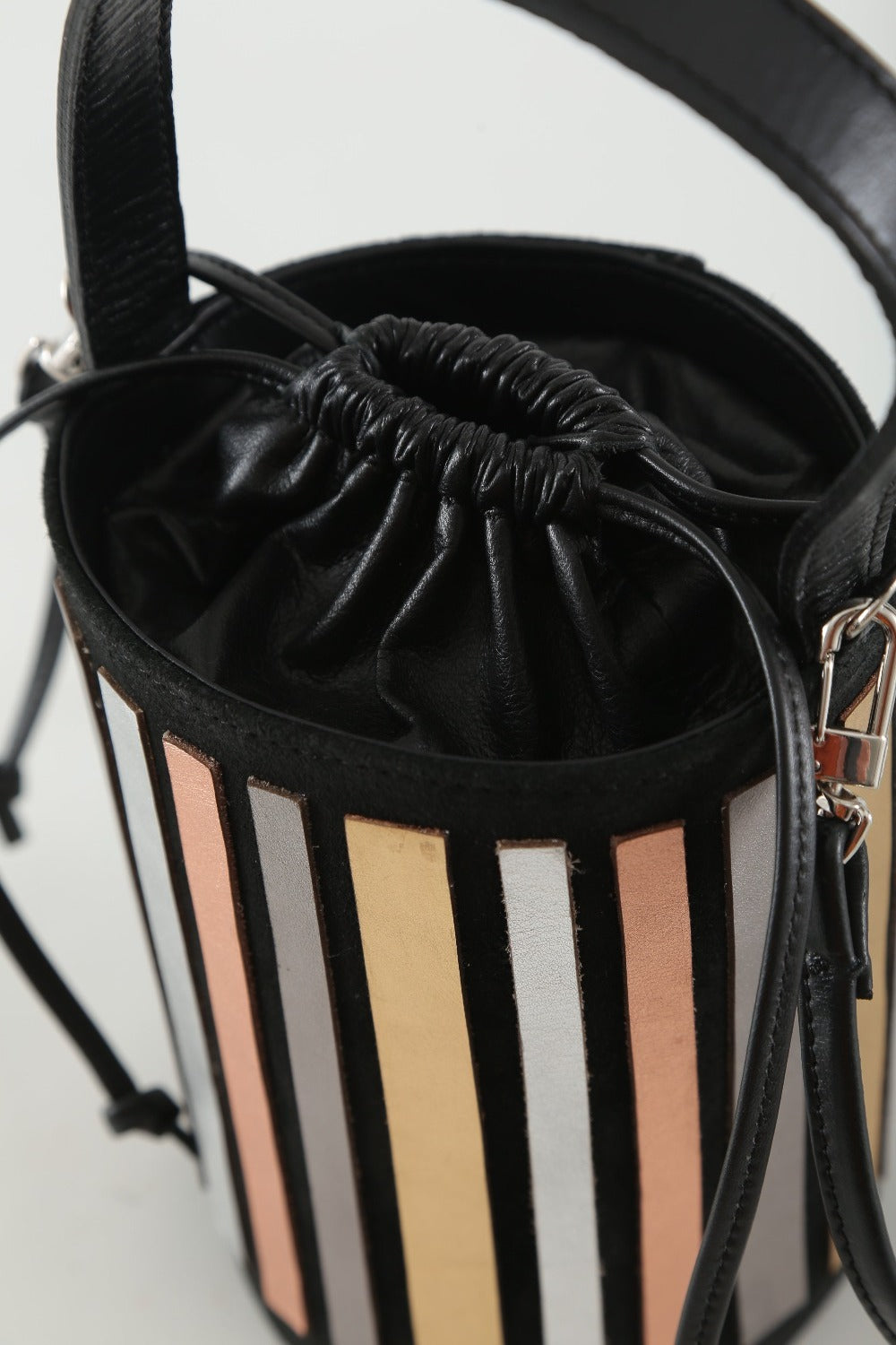 Pre-Orden - Bolsa de Cuero Rainbow Bucket - Colores Metálicos
