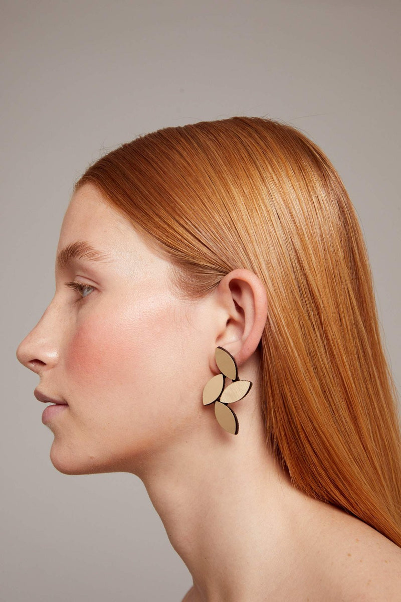 Kate Leaves Earrings Medium Gold