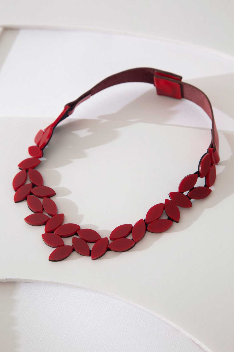 Kate Leaves Necklace Medium - Red