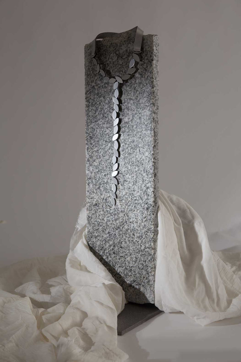 Collar Y de Kate - Plata