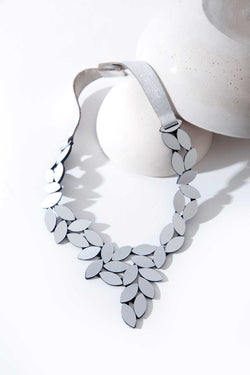 Kate Leaves V Necklace - Silver