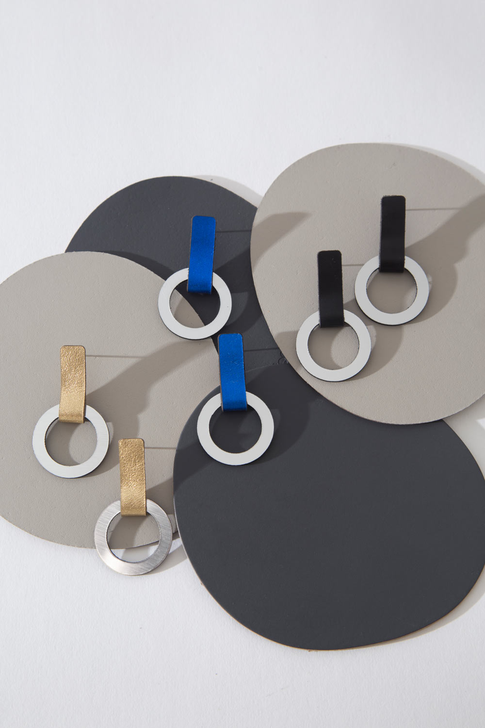 Mies Earrings Circle Small
