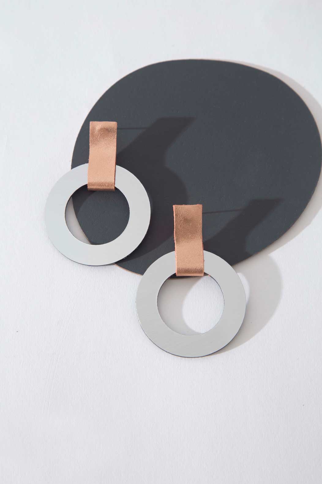 Mies Earrings Circle Large