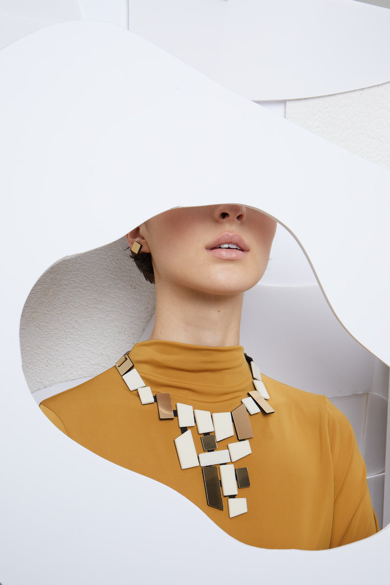 Pré-commander! Collier Bauhaus V