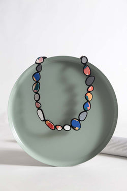 Collier à bretelles en pierre