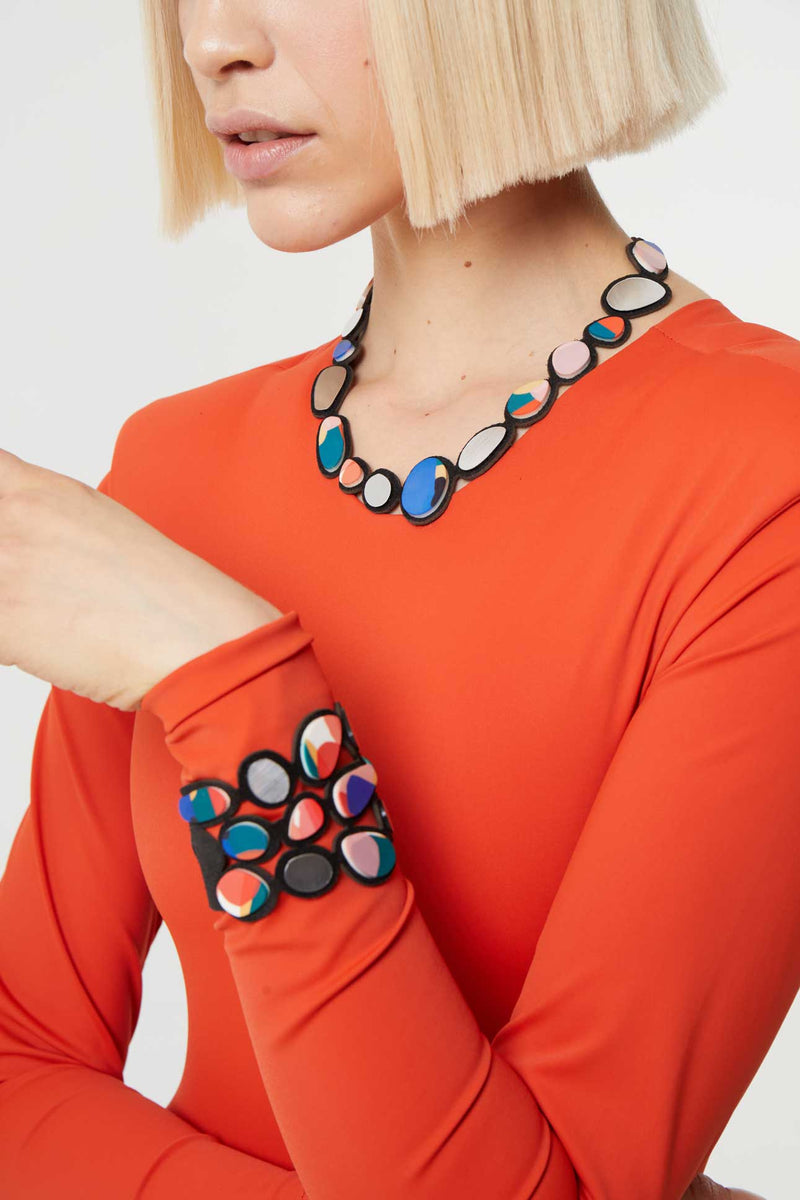 Collier à bretelles en pierre